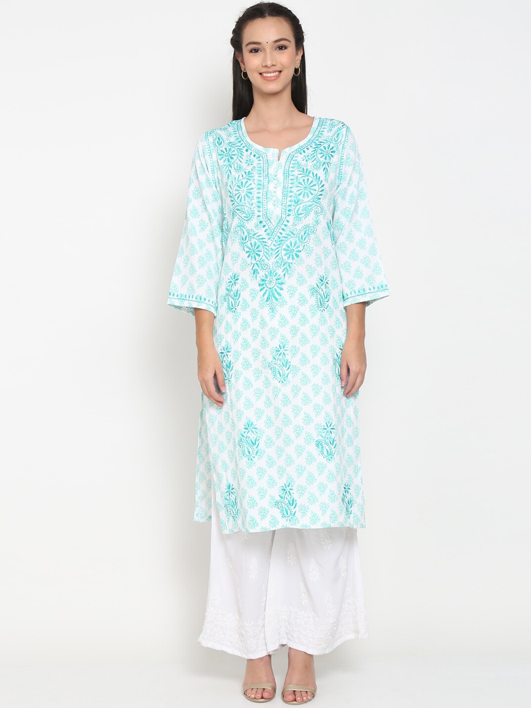 PARAMOUNT CHIKAN Women White & Sea Green Ethnic Motifs Embroidered Flared Sleeves Chikankari Floral Kurta
PARAMOUNT CHIKAN Women White & Sea Green Ethnic Motifs Embroidered Flared Sleeves Chikankari Floral Kurta