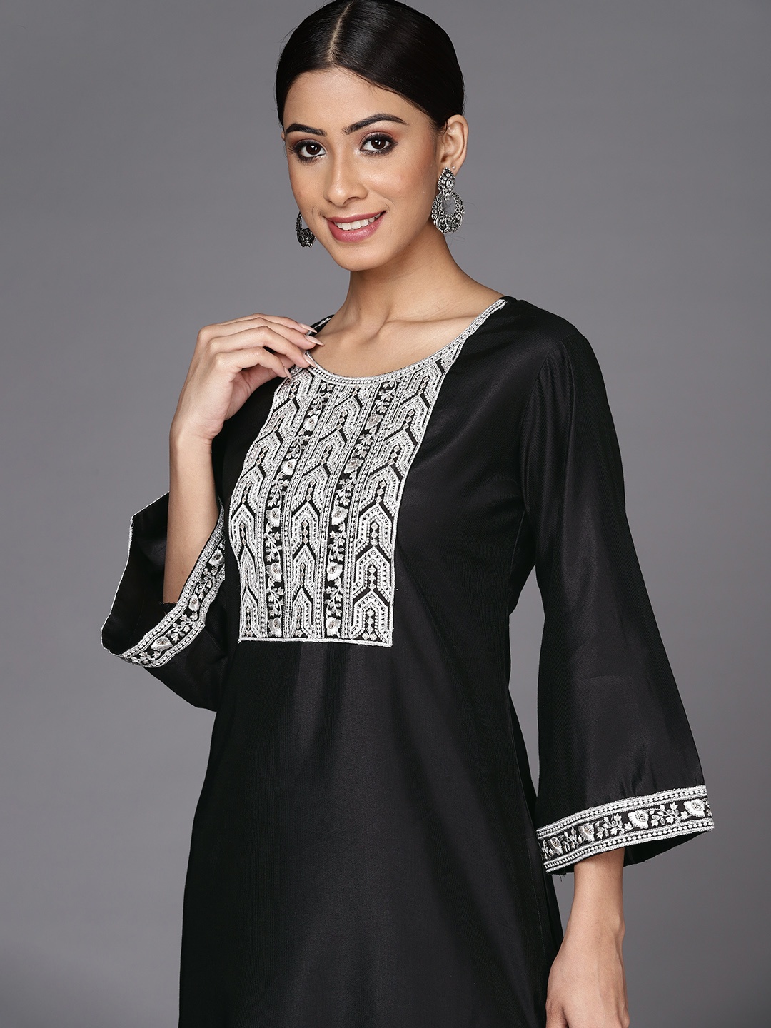 Indo Era Women Black & White Floral Yoke Design Bell Sleeves Thread Work Liva Kurta
Indo Era Women Black & White Floral Yoke Design Bell Sleeves Thread Work Liva Kurta