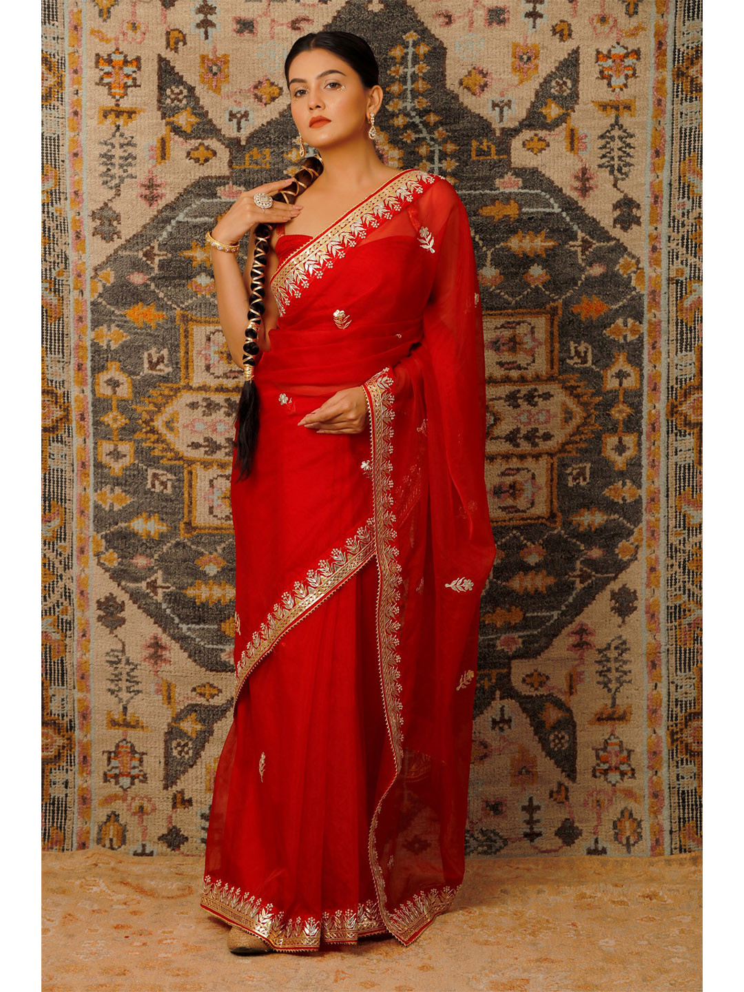 Geroo Jaipur Red Floral Gotta Patti Organza Heavy Work Saree
Geroo Jaipur Red Floral Gotta Patti Organza Heavy Work Saree