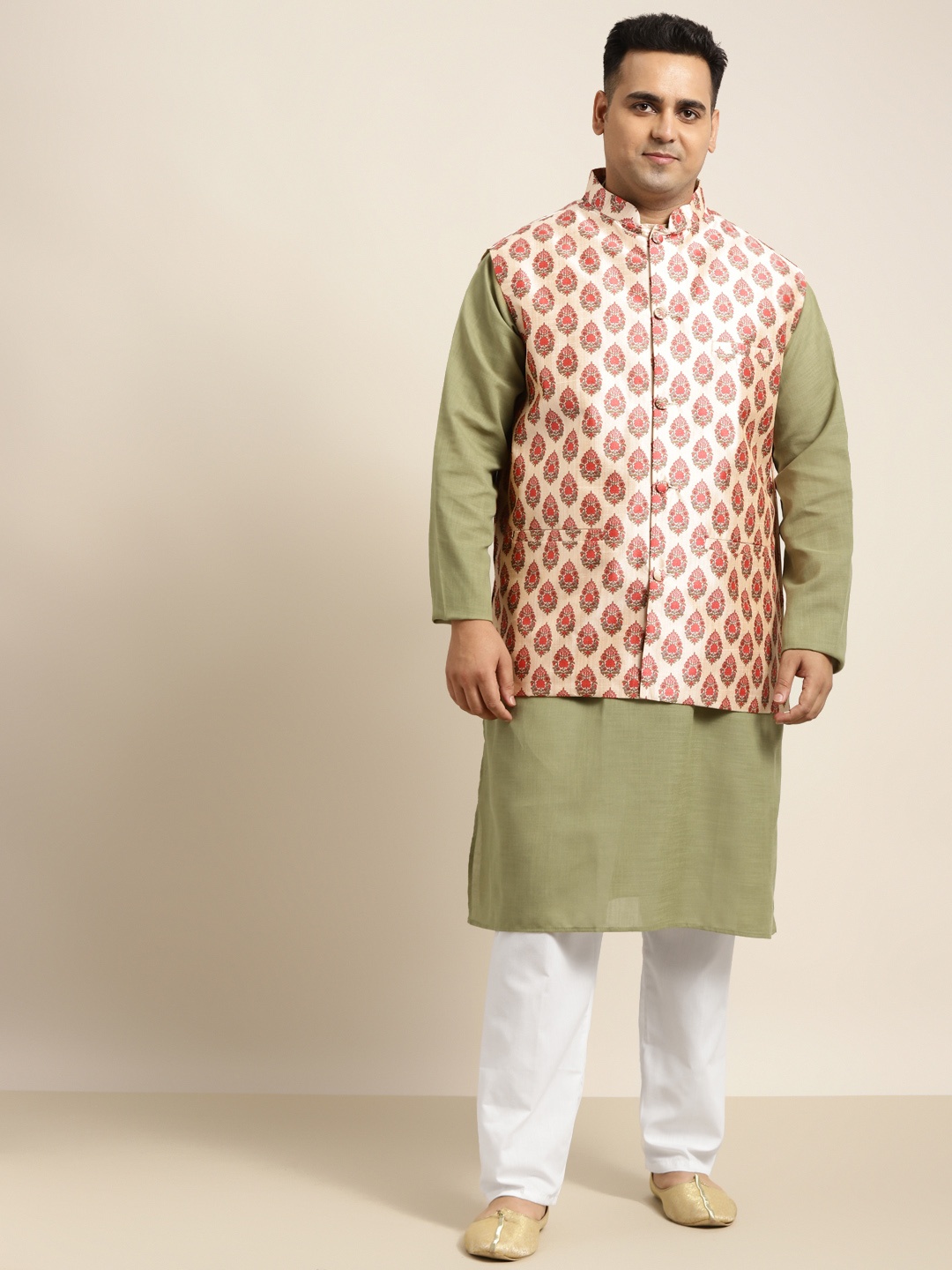 SOJANYA PLUS Men Plus Size Green Solid Kurta & Churidar Comes With a Nehru Jacket
SOJANYA PLUS Men Plus Size Green Solid Kurta & Churidar Comes With a Nehru Jacket