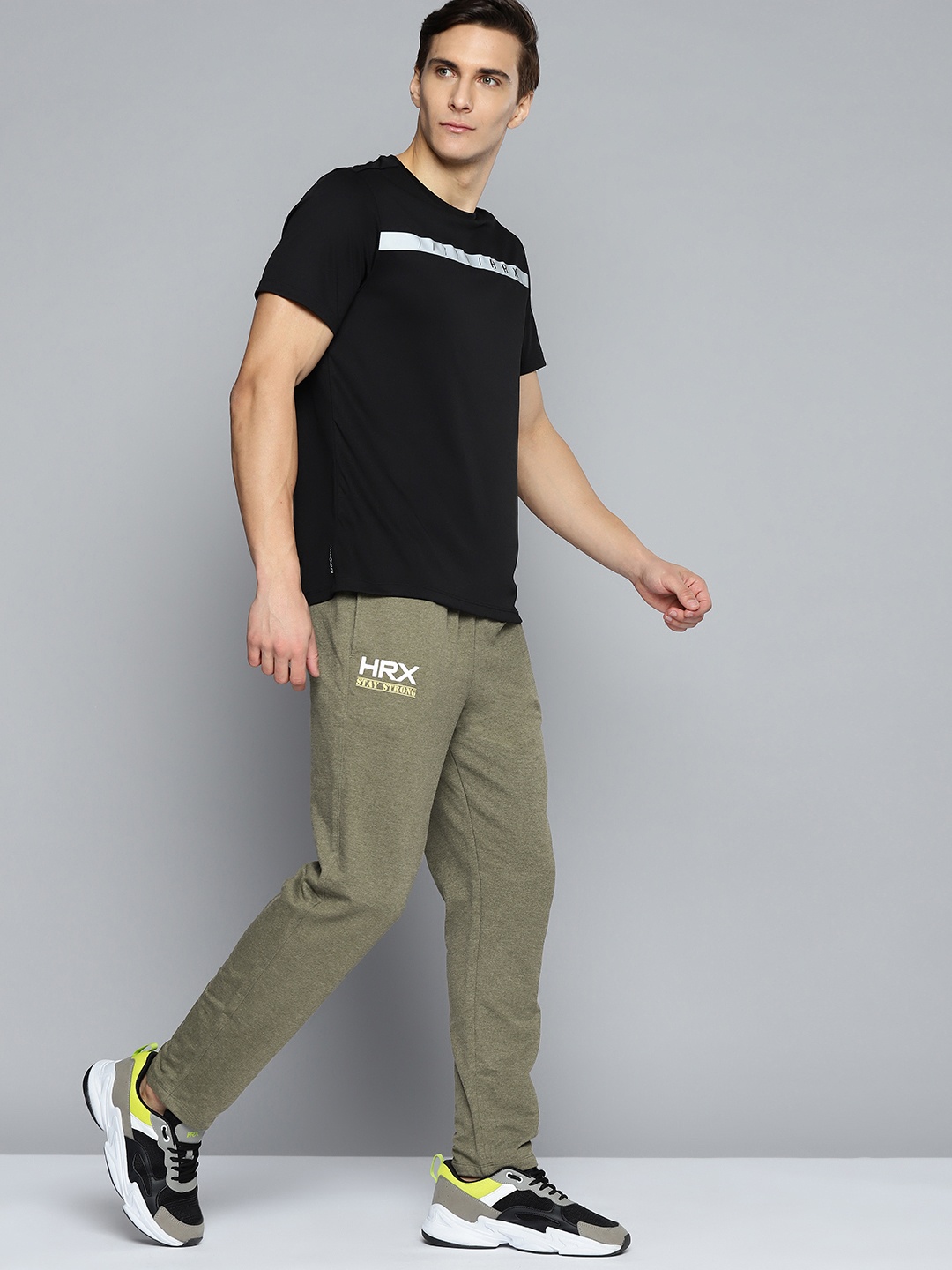 HRX By Hrithik Roshan Training Men Wintermoss Mel Antimicrobial Melange Track Pants, Olive