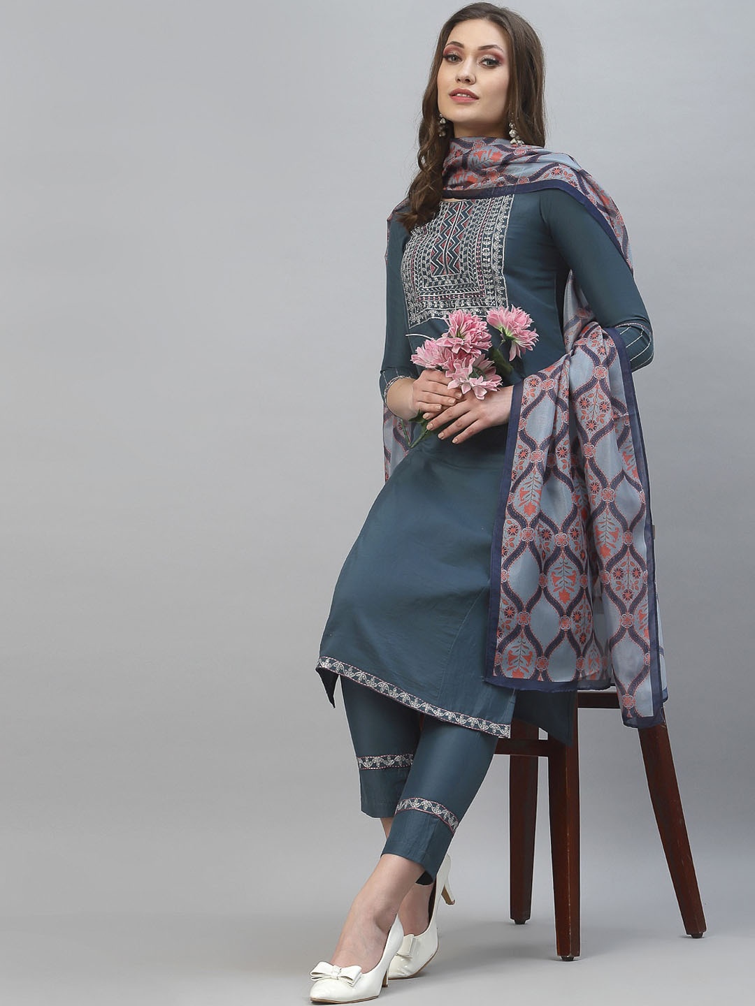 KALINI Women Grey Paisley Embroidered Angrakha Sequinned Kurta with Trousers
KALINI Women Grey Paisley Embroidered Angrakha Sequinned Kurta with Trousers