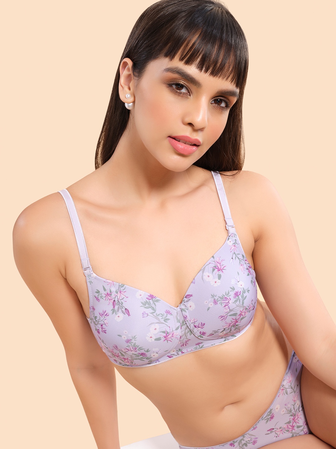 Enamor Dope Dye Ecolite Padded And Non-Wired Floral Printed T-Shirt Bra - F165, Purple
Enamor Dope Dye Ecolite Padded And Non-Wired Floral Printed T-Shirt Bra - F165, Purple