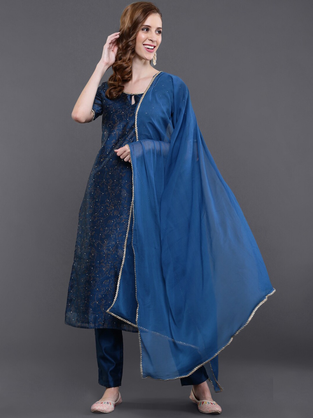 saubhagya Women Blue Ethnic Motifs Printed Chanderi Silk Kurta with Trousers & With Dupatta
saubhagya Women Blue Ethnic Motifs Printed Chanderi Silk Kurta with Trousers & With Dupatta