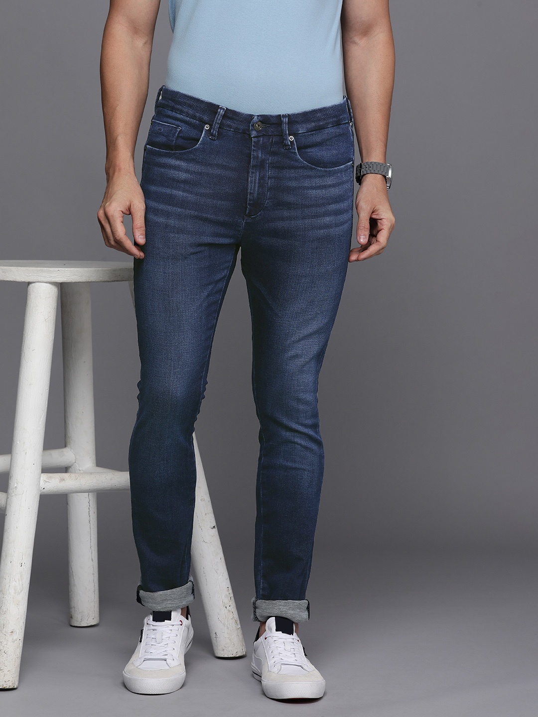 Louis Philippe Jeans Men Navy Blue Slim Fit Light Fade Stretchable Jeans
Louis Philippe Jeans Men Navy Blue Slim Fit Light Fade Stretchable Jeans