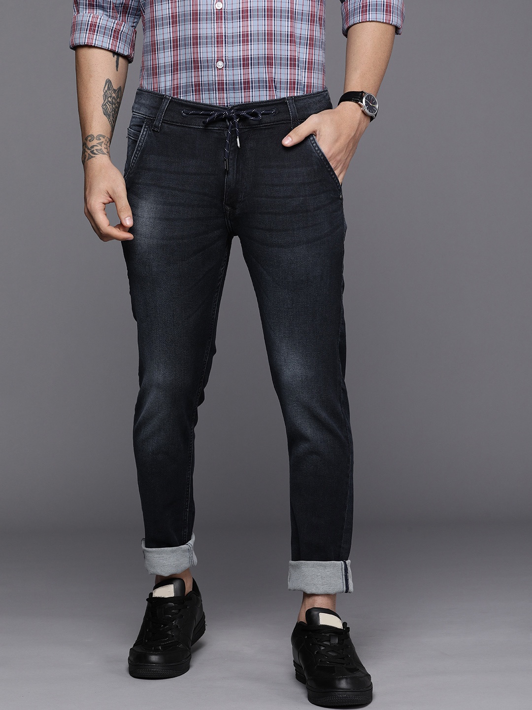 Louis Philippe Jeans Men Navy Blue Low-Rise Light Fade Slim Fit Casual Stretchable Jeans
Louis Philippe Jeans Men Navy Blue Low-Rise Light Fade Slim Fit Casual Stretchable Jeans