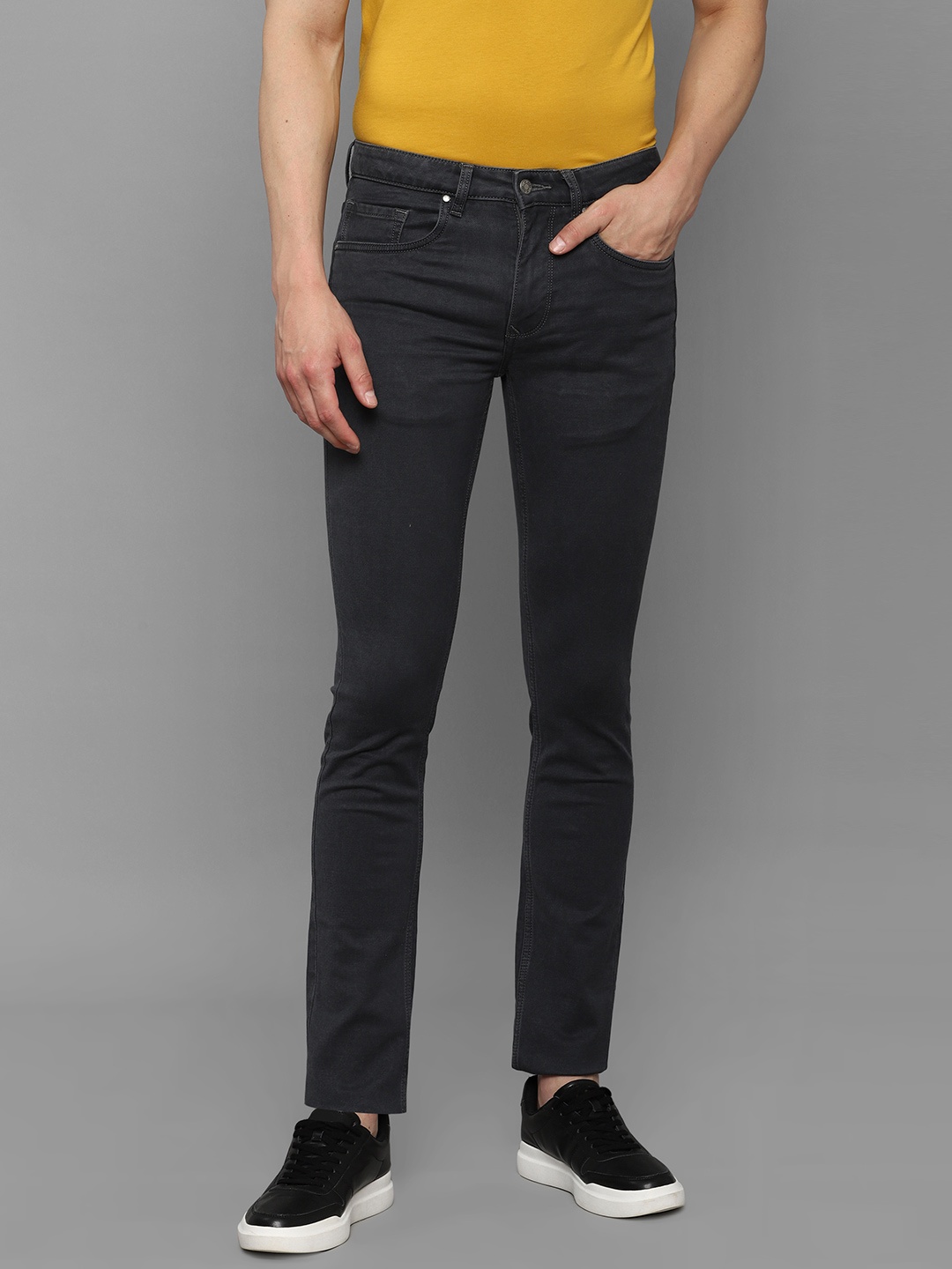Louis Philippe Jeans Men Charcoal Grey Slim Fit Low-Rise Light Fade Stretchable Jeans
Louis Philippe Jeans Men Charcoal Grey Slim Fit Low-Rise Light Fade Stretchable Jeans