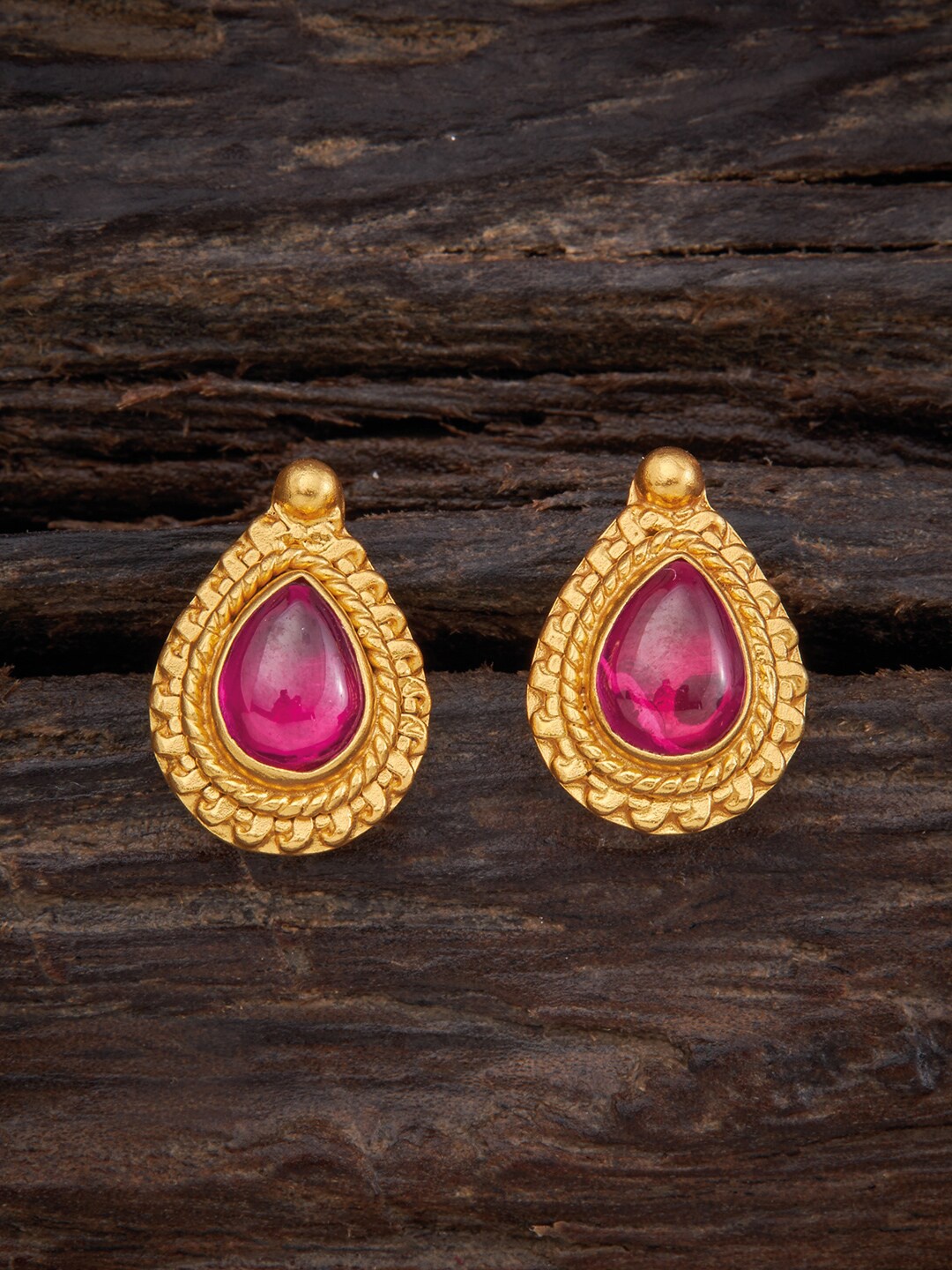 Kushals Fashion Jewellery 92.5 Silver Gold-Plated Red Teardrop Shaped Studs Earrings
Kushals Fashion Jewellery 92.5 Silver Gold-Plated Red Teardrop Shaped Studs Earrings