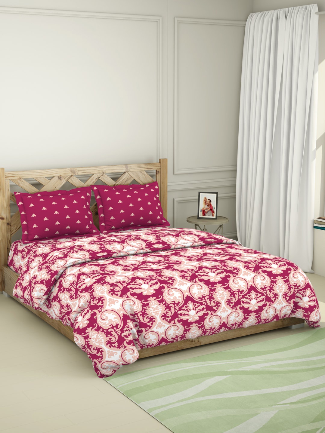 SPACES Maroon & White Printed Cotton 144 TC Double King Bedding Set With Comforter
SPACES Maroon & White Printed Cotton 144 TC Double King Bedding Set With Comforter