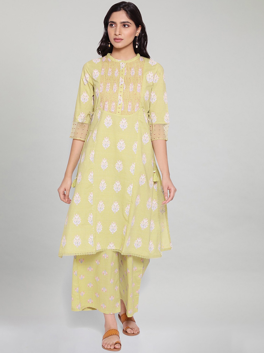 W Women Green Ethnic Motifs Printed Panelled Thread Work Pure Cotton Kurta with Palazzos
W Women Green Ethnic Motifs Printed Panelled Thread Work Pure Cotton Kurta with Palazzos
