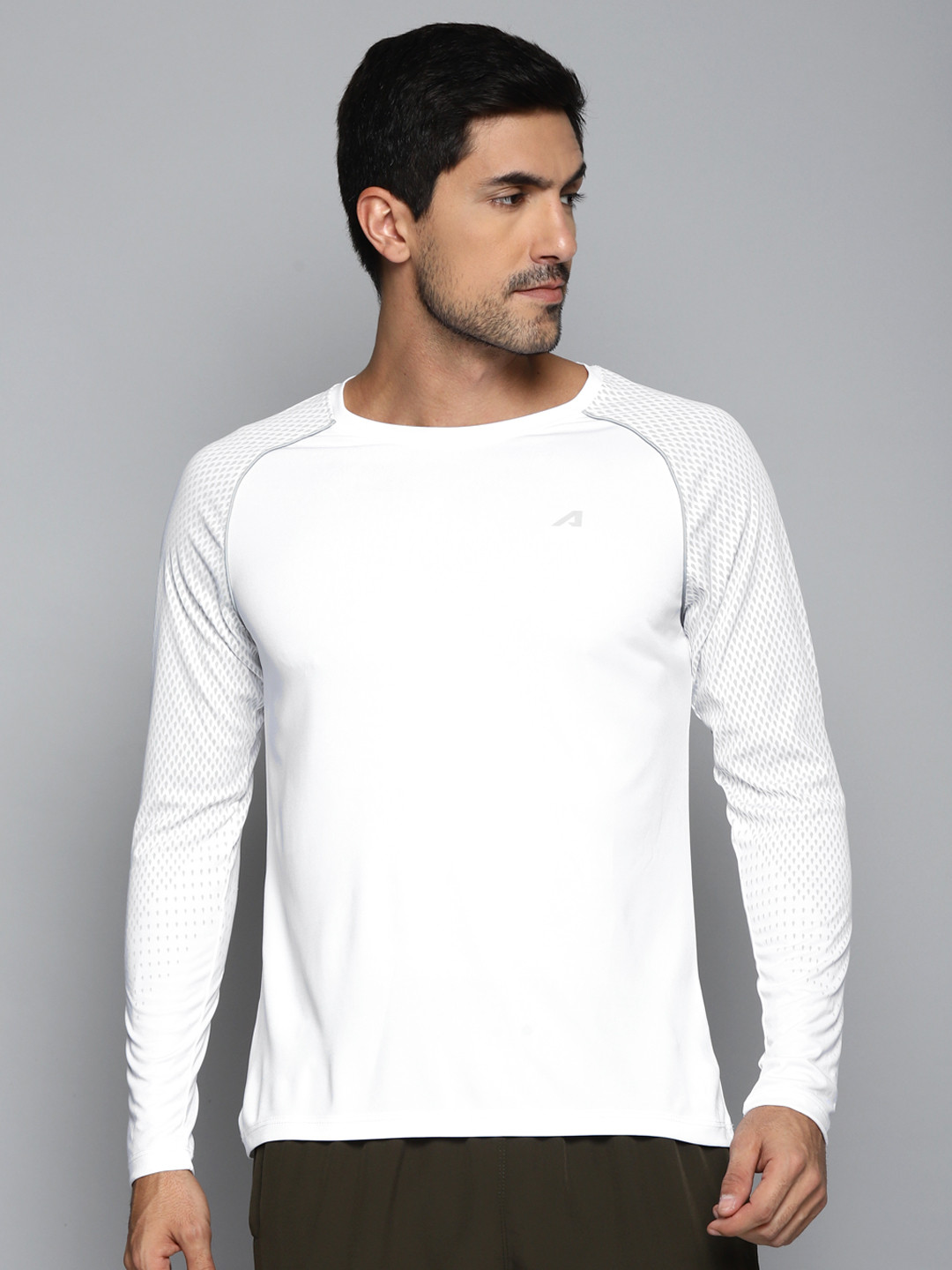 Alcis Men White Slim Fit Running T-shirt
Alcis Men White Slim Fit Running T-shirt