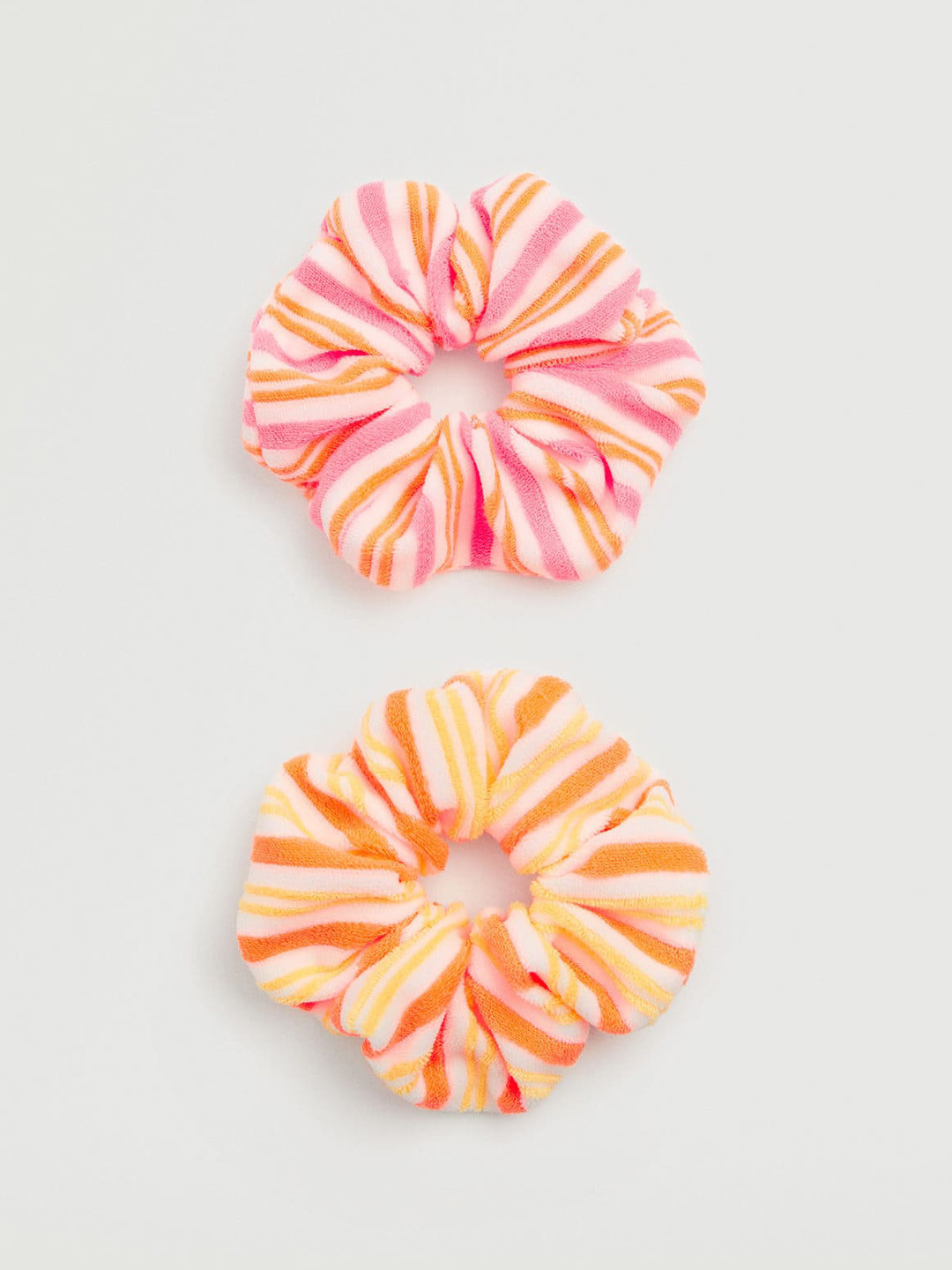 MANGO Women Set of 2 Striped Scrunchies, White 
MANGO Women Set of 2 Striped Scrunchies, White