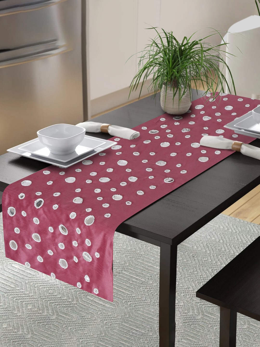 Alina decor Pink & White Embroidered Table Runner