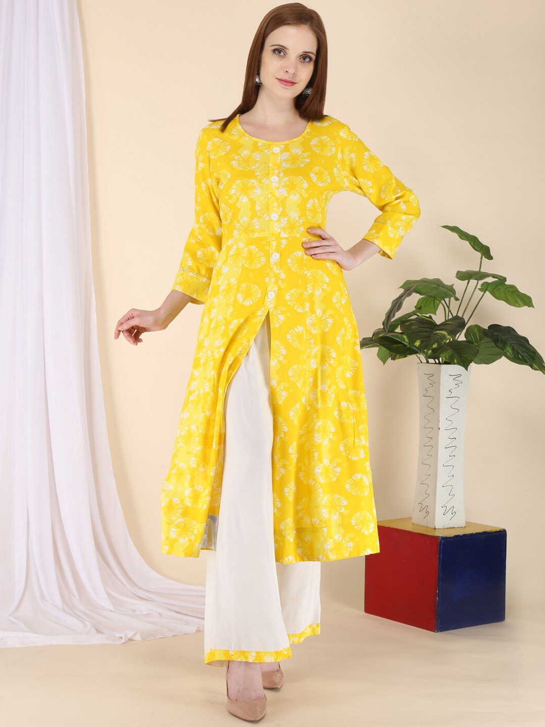 Erisha Women Yellow Floral Printed Regular Sleeve Straight Front Slit Kurta