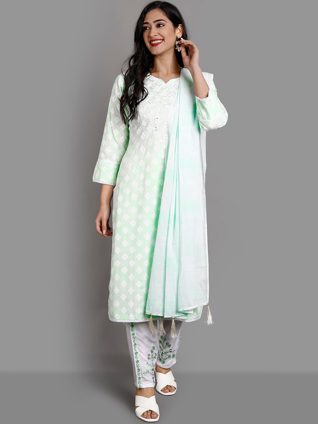 Ziva Fashion Women Green Floral Embroidered Panelled Kurti with Trousers & With Dupatta
Ziva Fashion Women Green Floral Embroidered Panelled Kurti with Trousers & With Dupatta