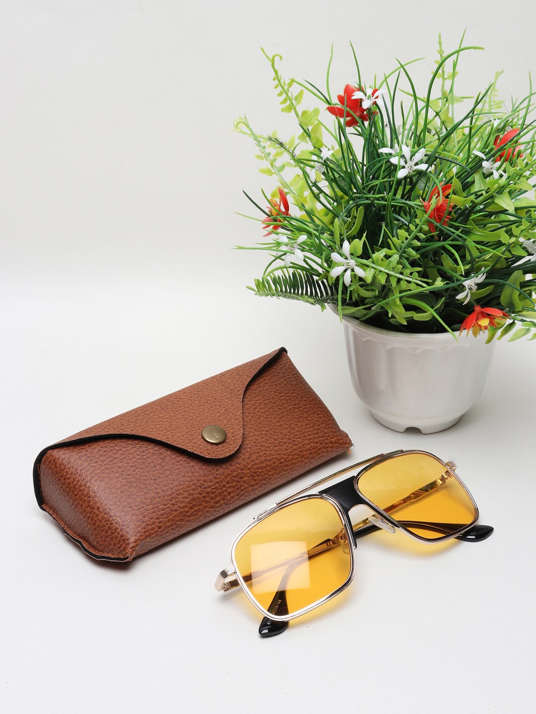 Swiss Design Unisex Yellow Lens & Gold-Toned Aviator Sunglasses with UV Protected Lens
Swiss Design Unisex Yellow Lens & Gold-Toned Aviator Sunglasses with UV Protected Lens