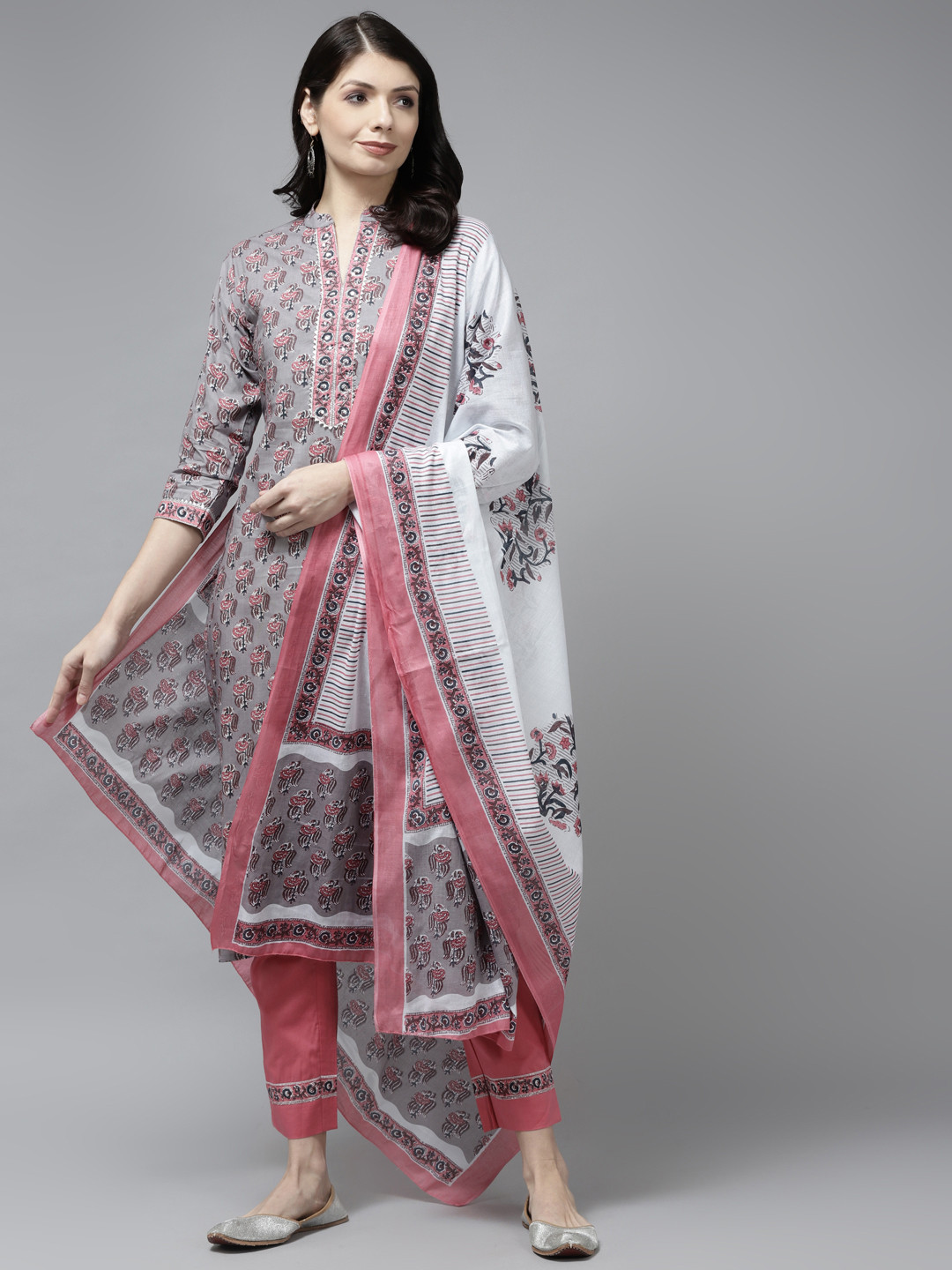 Yufta Women Grey Pure Cotton Ethnic Printed Gotta Patti Kurta with Trousers & Dupatta
Yufta Women Grey Pure Cotton Ethnic Printed Gotta Patti Kurta with Trousers & Dupatta