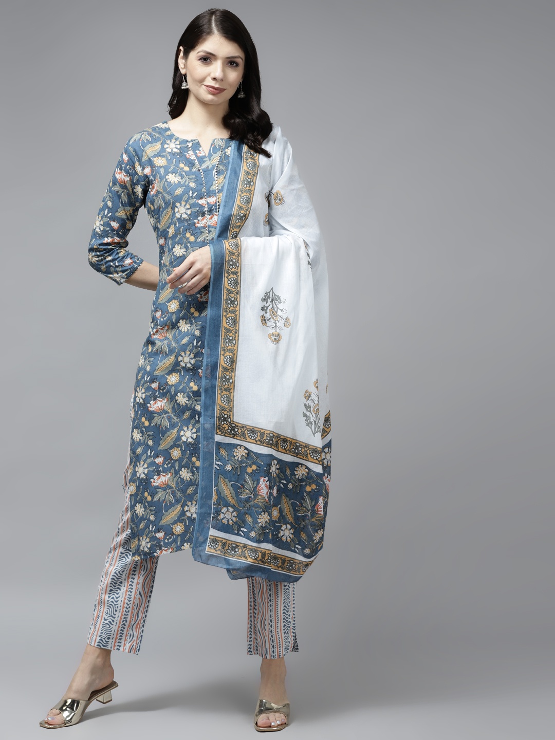 Yufta Women Navy Blue Ethnic Motifs Printed Gotta Patti Pure Cotton Kurta with Trousers & With Dupatta
Yufta Women Navy Blue Ethnic Motifs Printed Gotta Patti Pure Cotton Kurta with Trousers & With Dupatta