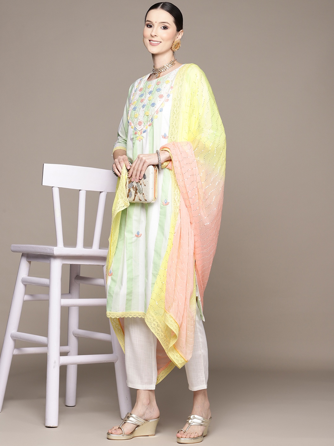 Ishin Women White Floral Embroidered Beads and Stones Pure Cotton Kurta with Trousers & With Dupatta
Ishin Women White Floral Embroidered Beads and Stones Pure Cotton Kurta with Trousers & With Dupatta