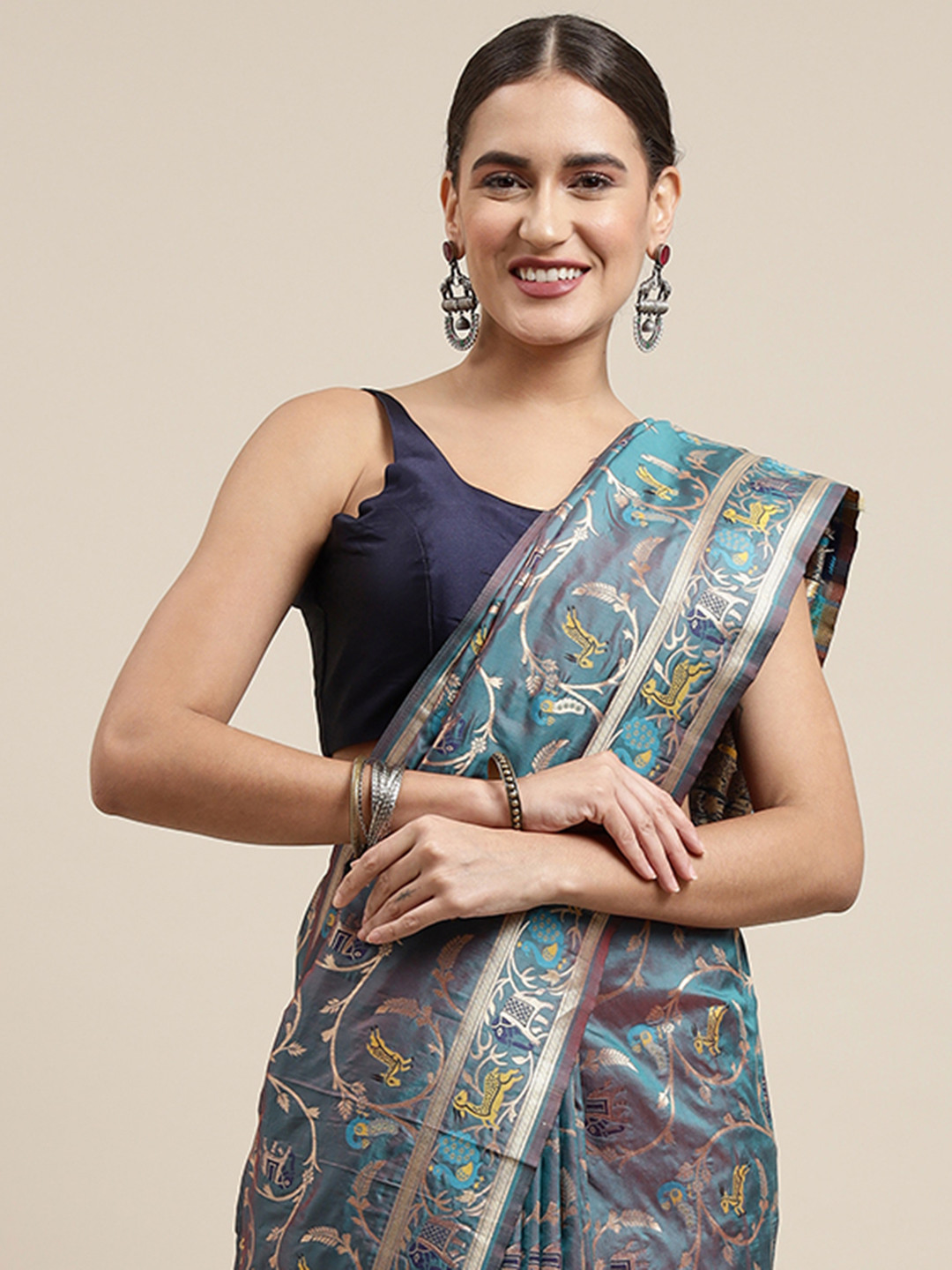 Royal Rajgharana Saree Grey & Blue Woven Design Silk Blend Banarasi Saree with Blouse
Royal Rajgharana Saree Grey & Blue Woven Design Silk Blend Banarasi Saree with Blouse