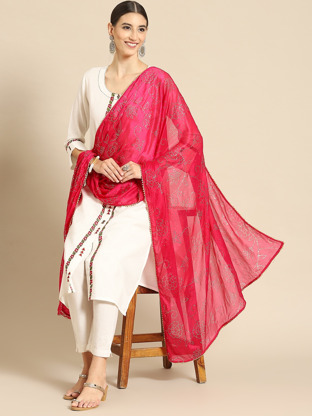 Saadgi Magenta & Gold-Toned Ethnic Motifs Dyed Dupatta with Mukaish
