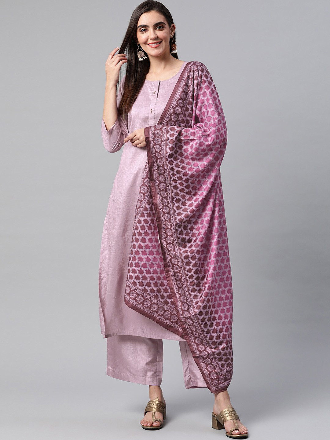 Minora Women Maroon Ethnic Motifs Printed Layered Kurta with Trousers & With Dupatta
Minora Women Maroon Ethnic Motifs Printed Layered Kurta with Trousers & With Dupatta