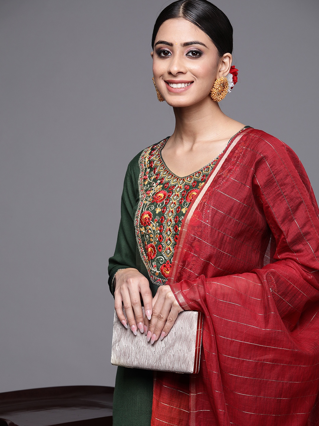 Indo Era Women Green Floral Yoke Design Mirror Work Kurta with Palazzos & With Dupatta
Indo Era Women Green Floral Yoke Design Mirror Work Kurta with Palazzos & With Dupatta