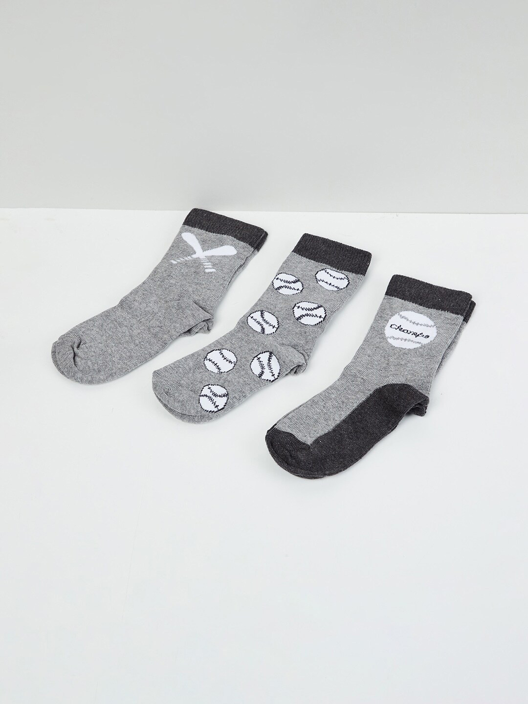 max Boys Pack Of 3 Assorted Ankle-Length Cotton Socks
max Boys Pack Of 3 Assorted Ankle-Length Cotton Socks