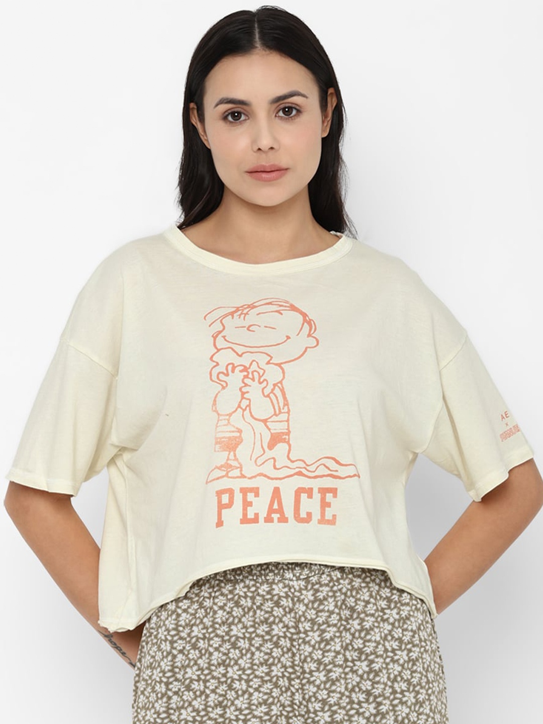 AMERICAN EAGLE OUTFITTERS Women White Typography Printed Drop-Shoulder Sleeves Applique T-shirt
AMERICAN EAGLE OUTFITTERS Women White Typography Printed Drop-Shoulder Sleeves Applique T-shirt