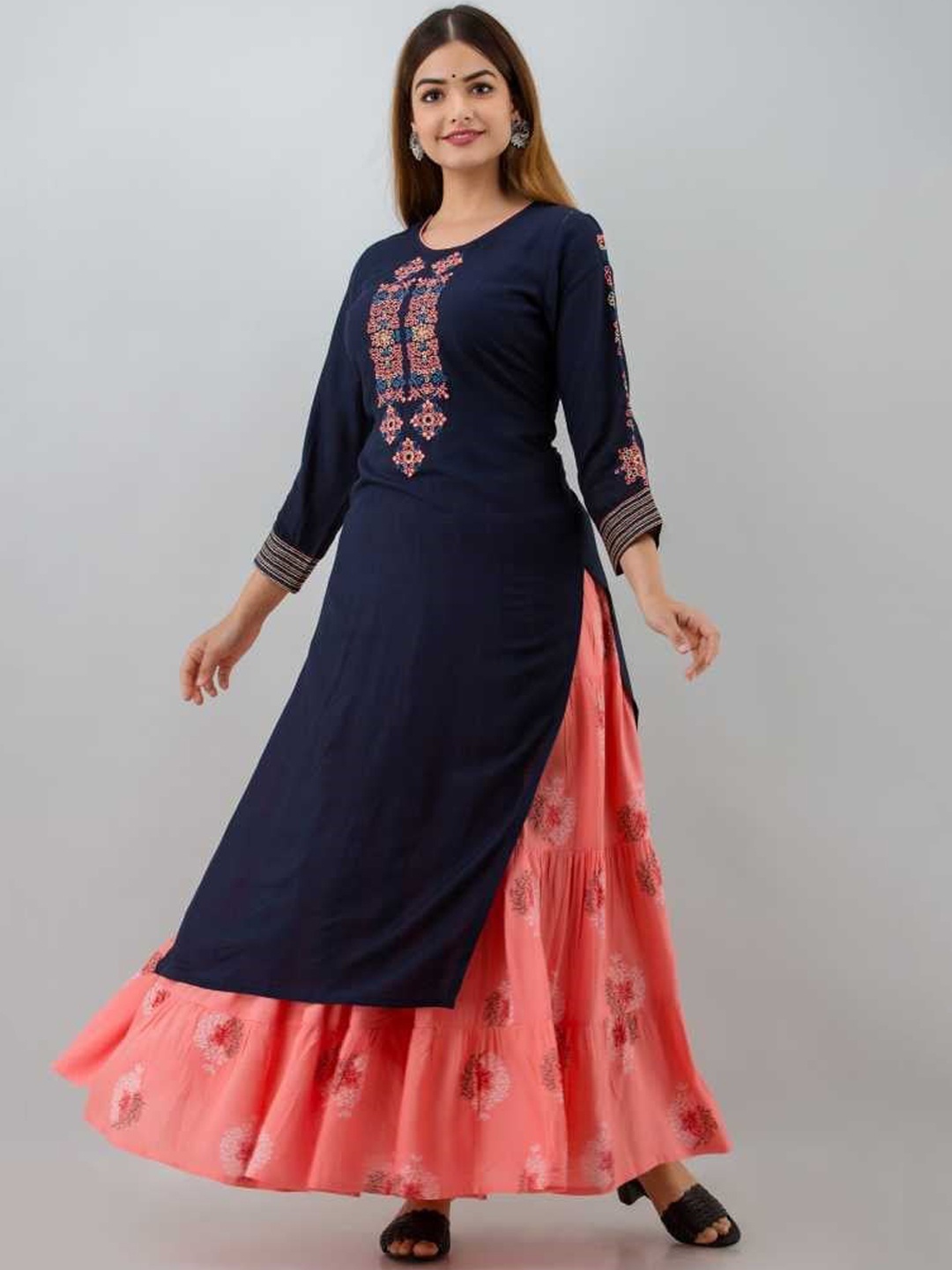 ROOPWATI FASHION Women Navy Blue Embroidered Panelled Thread Work Kurti with Skirt & With Dupatta
ROOPWATI FASHION Women Navy Blue Embroidered Panelled Thread Work Kurti with Skirt & With Dupatta