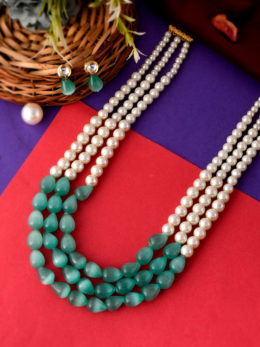 Silvermerc Designs Gold-Plated Green & White Stone-Studded & Pearl Beaded Layered Jewellery Set
Silvermerc Designs Gold-Plated Green & White Stone-Studded & Pearl Beaded Layered Jewellery Set