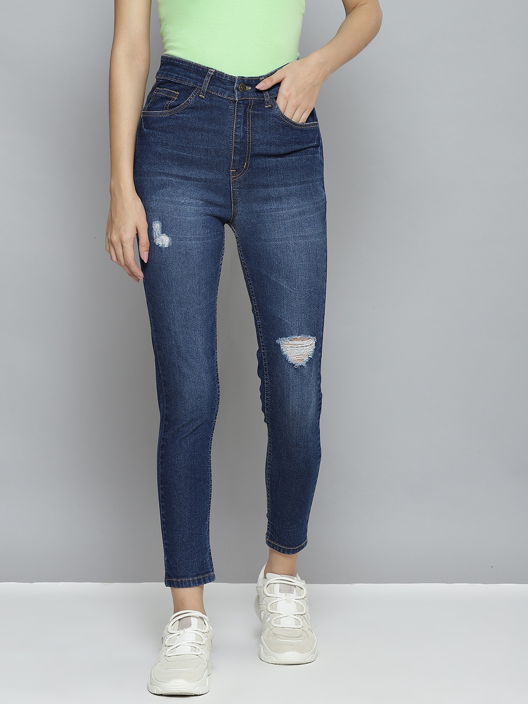 SASSAFRAS Women Blue Slim Fit High-Rise Mildly Distressed Light Fade Stretchable Jeans
SASSAFRAS Women Blue Slim Fit High-Rise Mildly Distressed Light Fade Stretchable Jeans