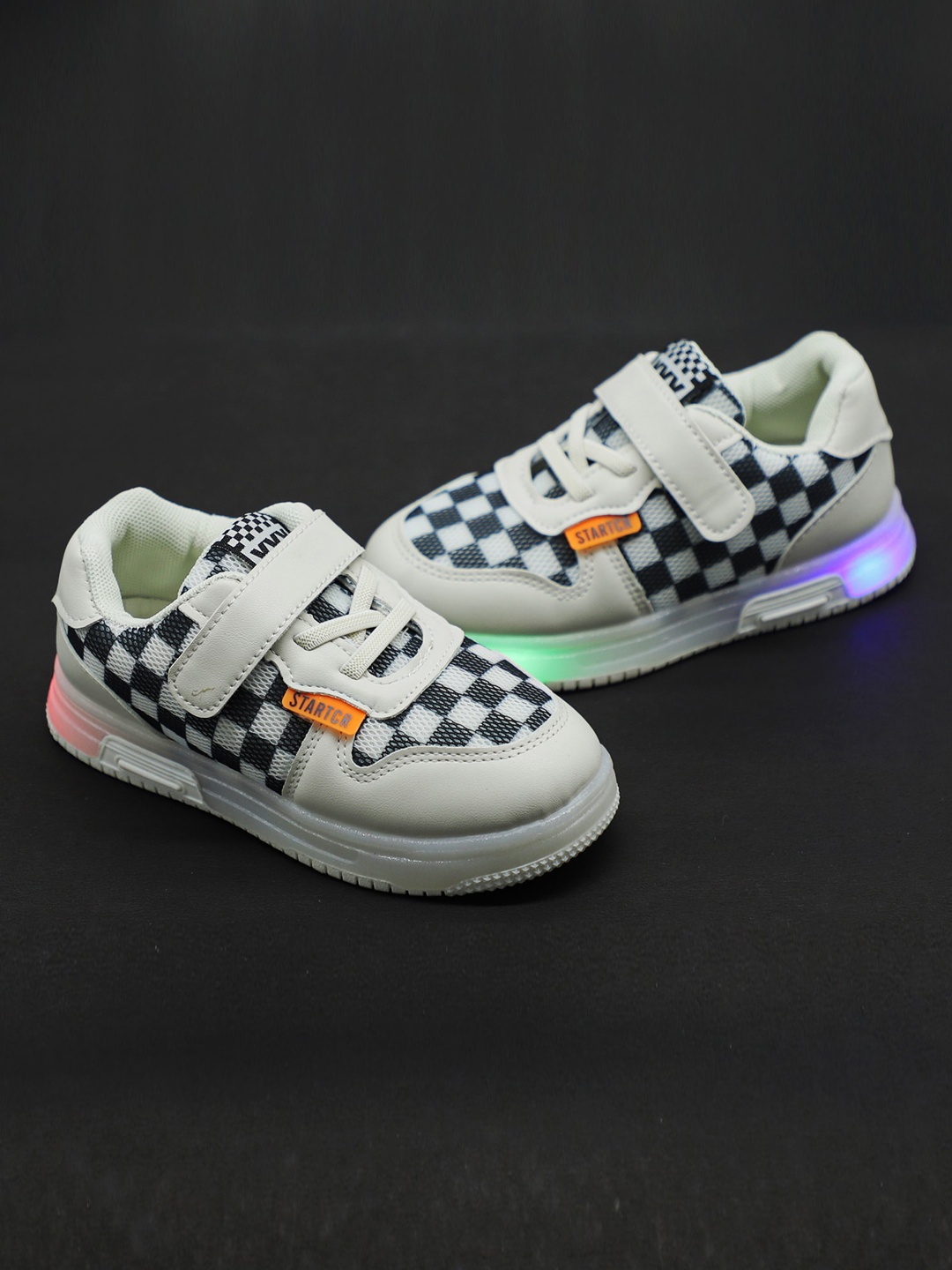 FEETWELL SHOES Unisex Kids Black Printed Sneakers