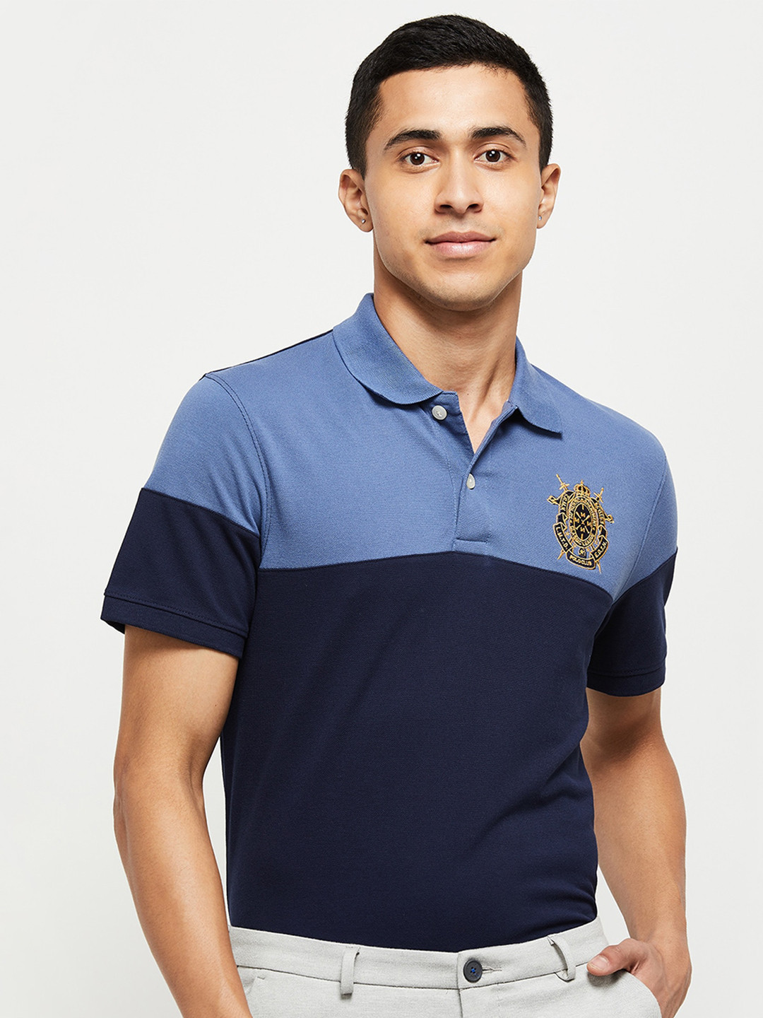 max Men Navy Blue & Blue Colourblocked Polo Collar T-shirt
max Men Navy Blue & Blue Colourblocked Polo Collar T-shirt