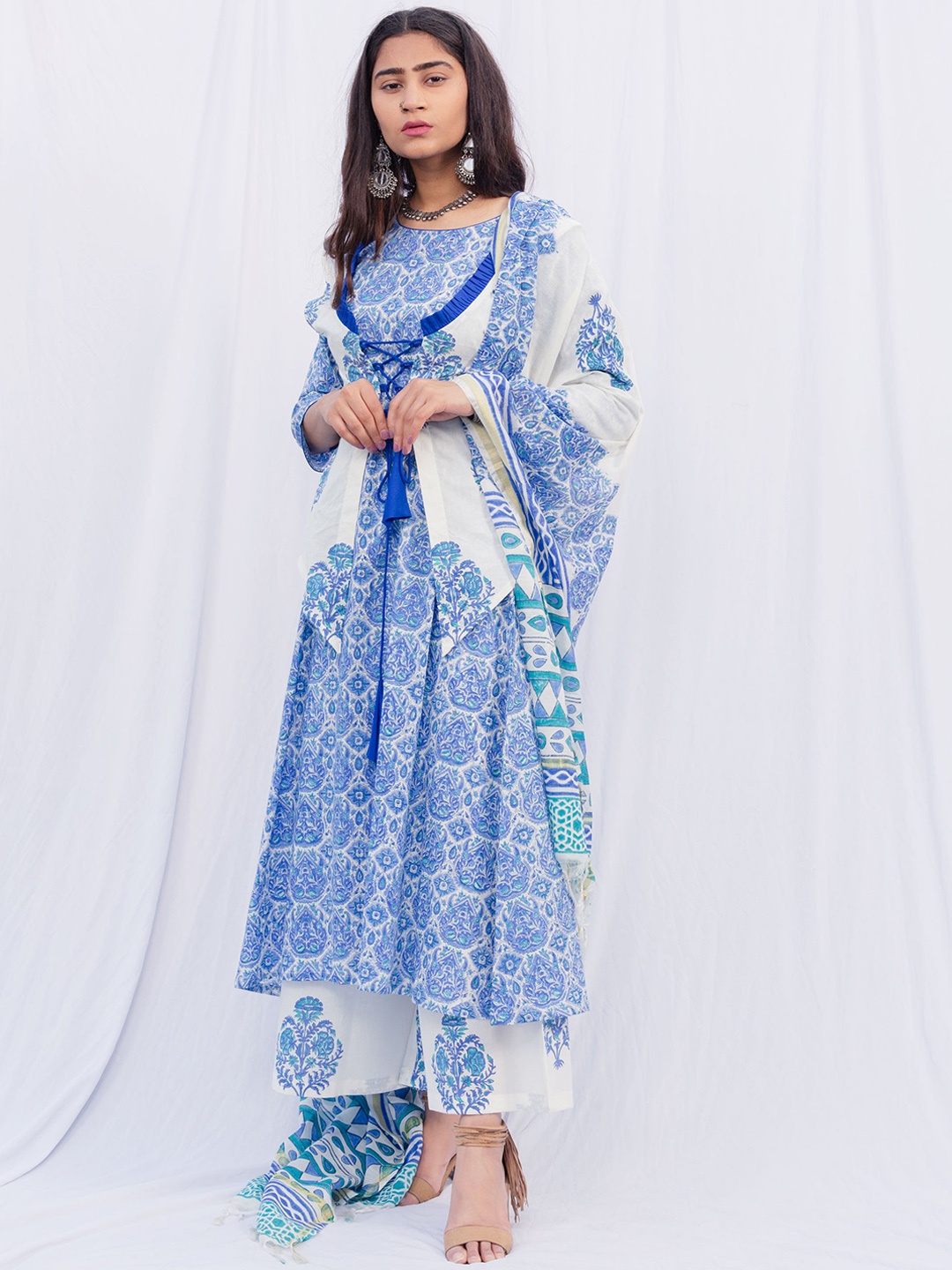 SHRINKHLA Women Blue & White Motifs Printed Pure Cotton Kurta with Palazzos & Dupatta
SHRINKHLA Women Blue & White Motifs Printed Pure Cotton Kurta with Palazzos & Dupatta