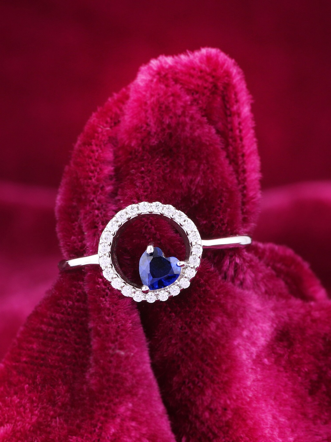 Silgo 925 Sterling Silver Rhodium-Plated Blue & White Cubic Zirconia Studded Finger Ring
Silgo 925 Sterling Silver Rhodium-Plated Blue & White Cubic Zirconia Studded Finger Ring