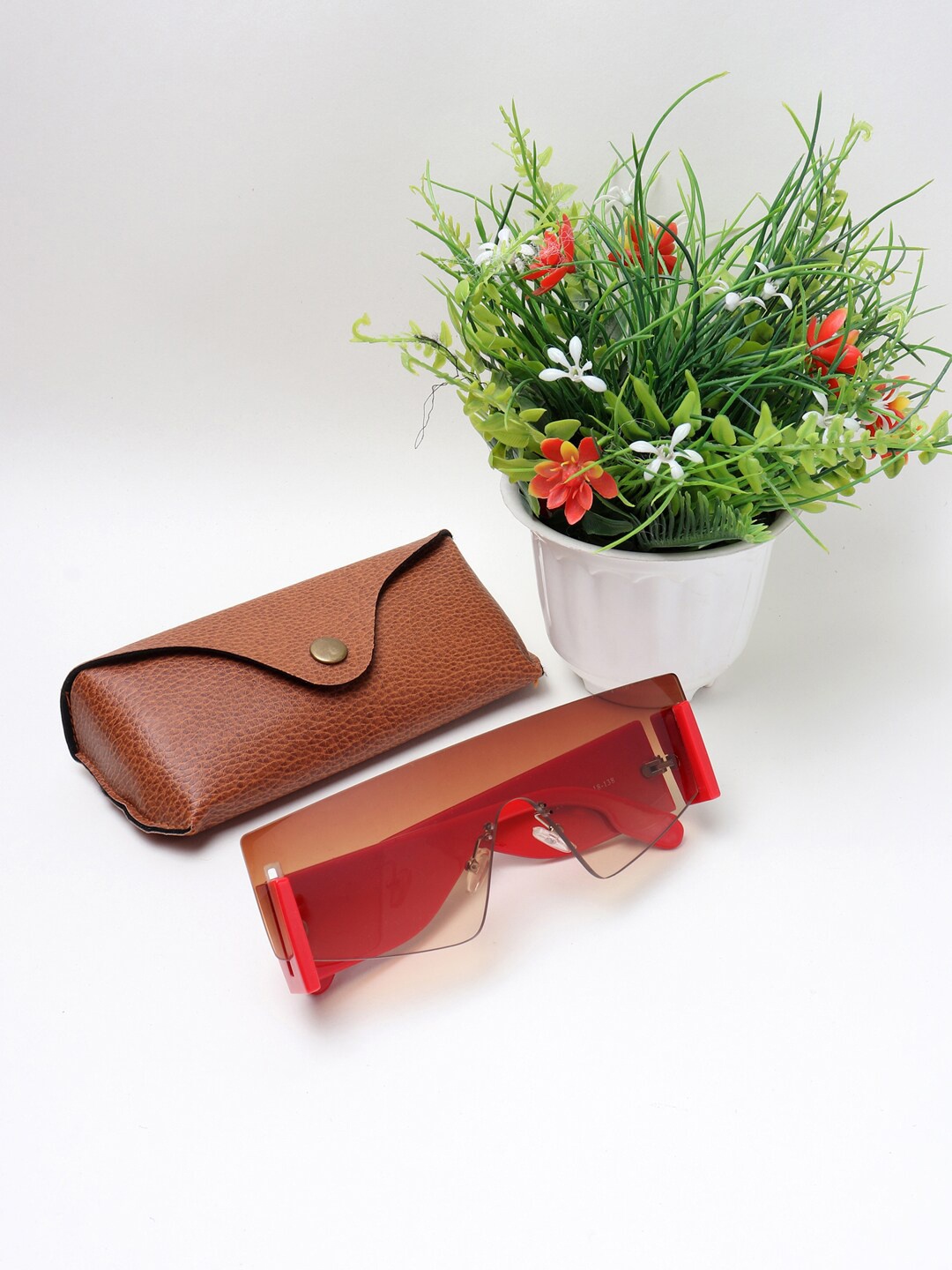CELEBRITY SUNGLASSES Unisex Brown Lens & Red Other Sunglasses with UV Protected Lens
CELEBRITY SUNGLASSES Unisex Brown Lens & Red Other Sunglasses with UV Protected Lens