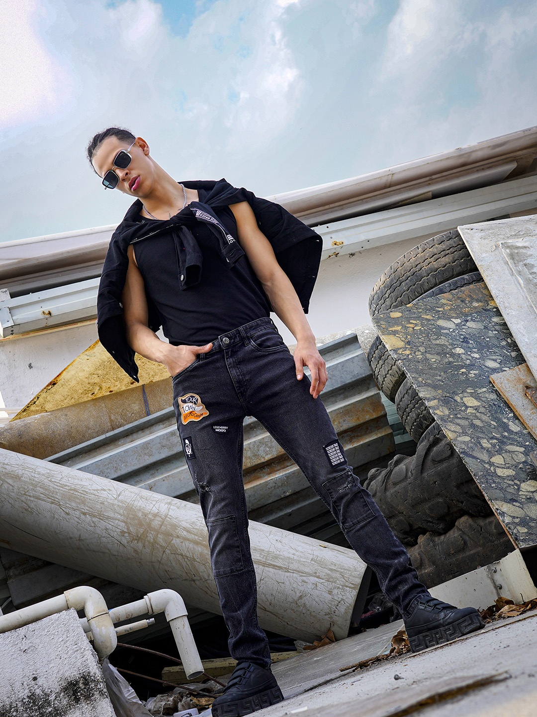 The Indian Garage Co Men Black Slim Fit Low Distress Light Fade Applique Stretchable Jeans
The Indian Garage Co Men Black Slim Fit Low Distress Light Fade Applique Stretchable Jeans