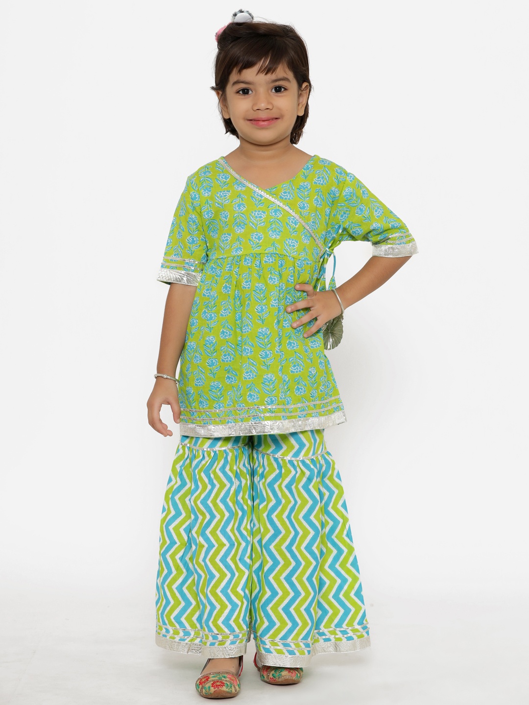 Readiprint Fashions Girls Green Floral Printed Angrakha Gotta Patti Pure Cotton Kurta with Sharara
Readiprint Fashions Girls Green Floral Printed Angrakha Gotta Patti Pure Cotton Kurta with Sharara