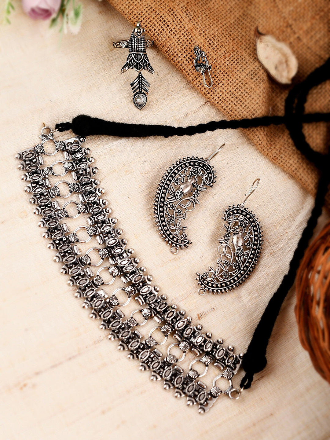 Shoshaa Silver-Plated Oxidized Jewellery Set
Shoshaa Silver-Plated Oxidized Jewellery Set