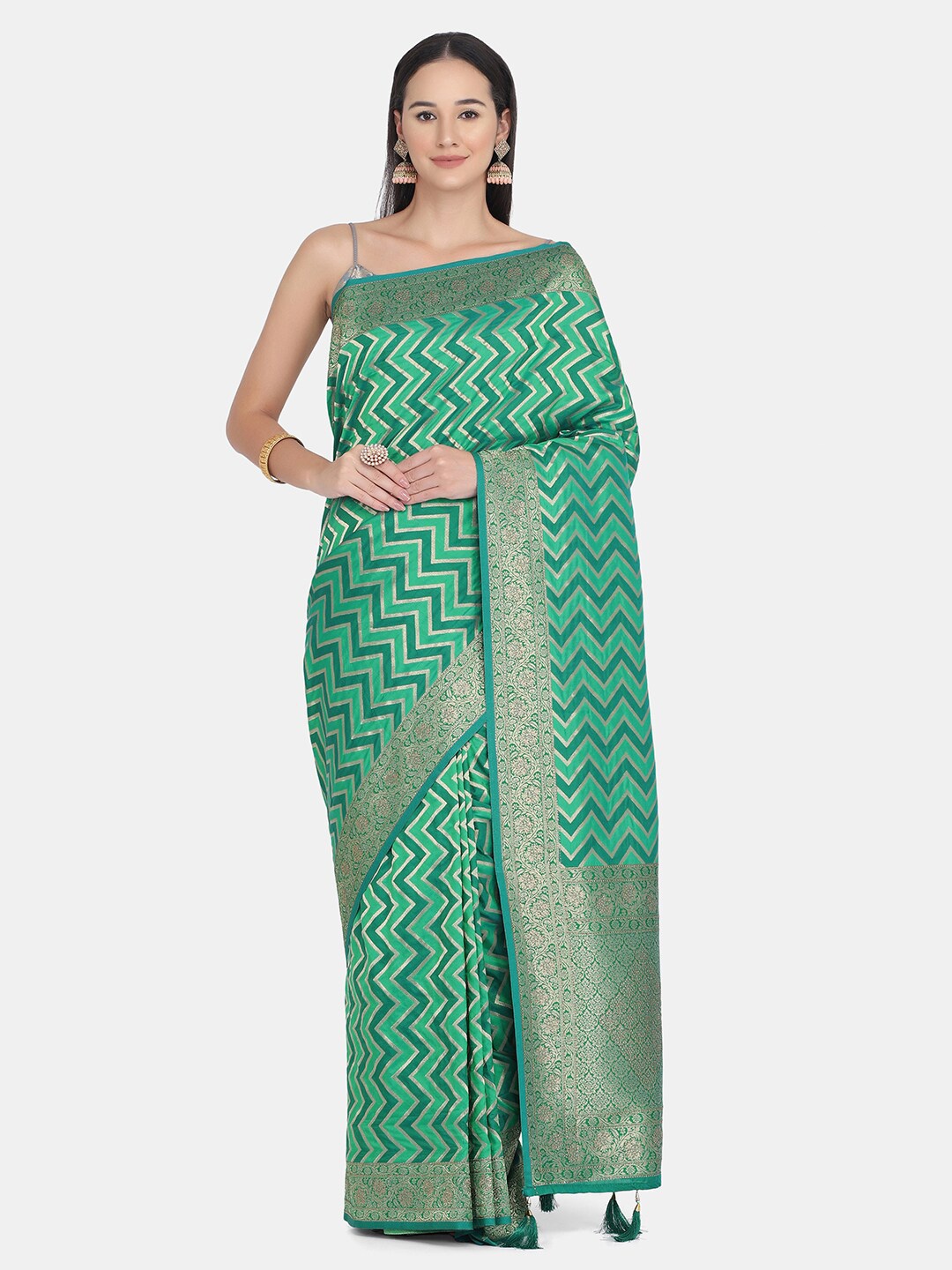 BOMBAY SELECTIONS Green & Silver-Toned Woven Design Beads and Stones Pure Silk Banarasi Saree
BOMBAY SELECTIONS Green & Silver-Toned Woven Design Beads and Stones Pure Silk Banarasi Saree