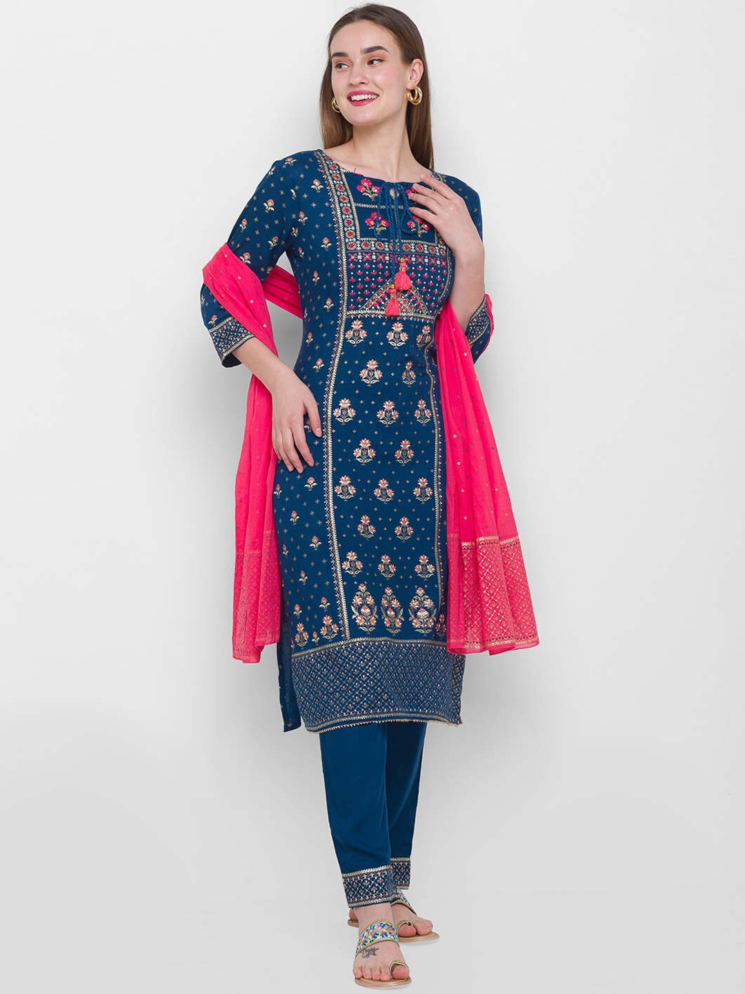 ZOLA Women Blue Floral Embroidered Panelled Sequinned Kurta with Trousers & With Dupatta
ZOLA Women Blue Floral Embroidered Panelled Sequinned Kurta with Trousers & With Dupatta