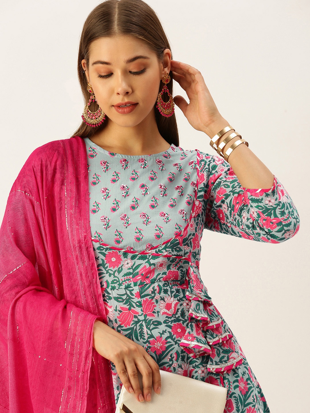 MAAND Women Blue & Pink Floral Printed Angrakha Cotton Kurta with Trousers & With Dupatta
MAAND Women Blue & Pink Floral Printed Angrakha Cotton Kurta with Trousers & With Dupatta
