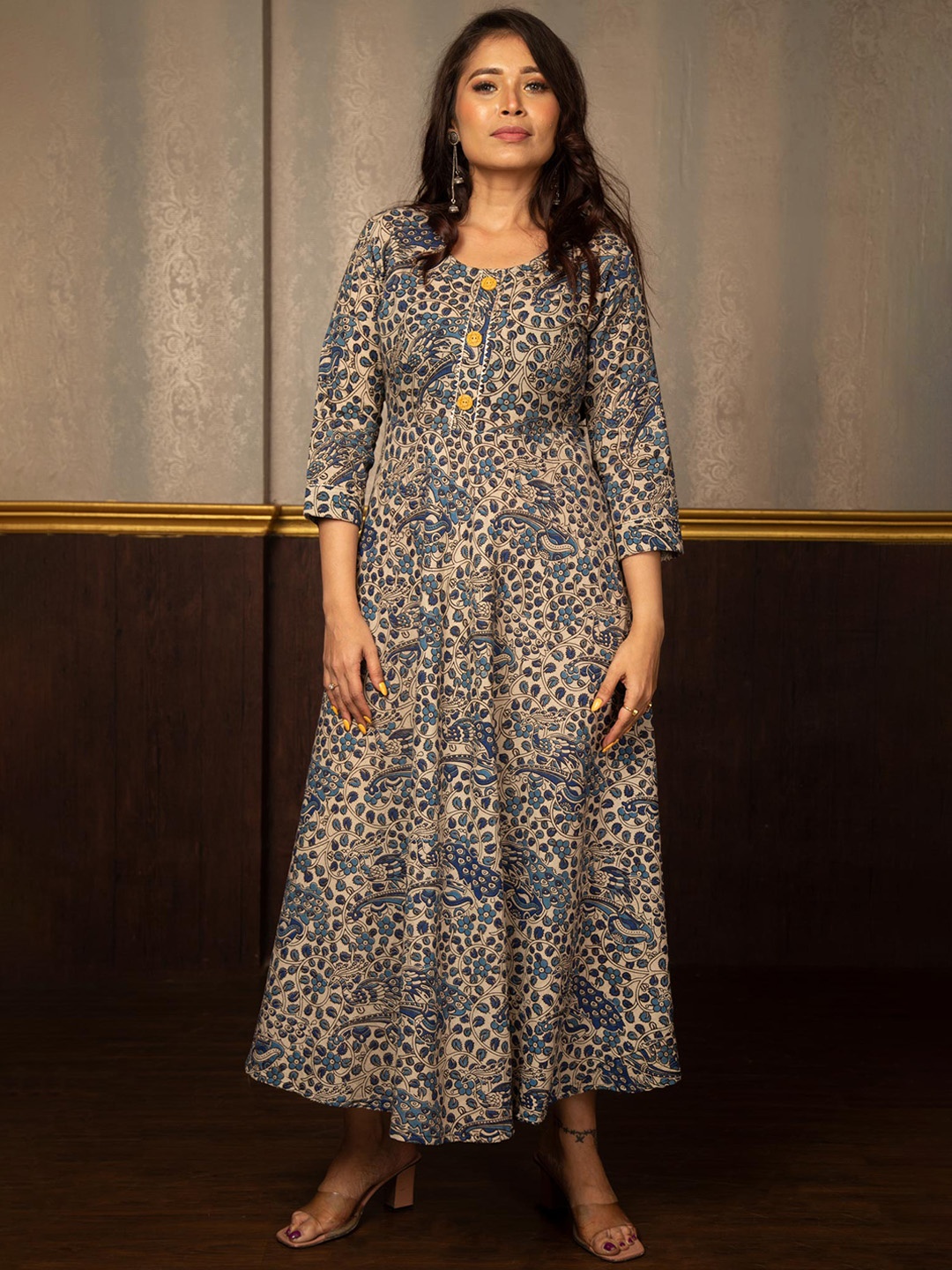 Unnati Silks Women Multicoloured Ethnic Motifs Printed Cold-Shoulder Sleeves Floral Handloom Kurta, Multi
Unnati Silks Women Multicoloured Ethnic Motifs Printed Cold-Shoulder Sleeves Floral Handloom Kurta, Multi