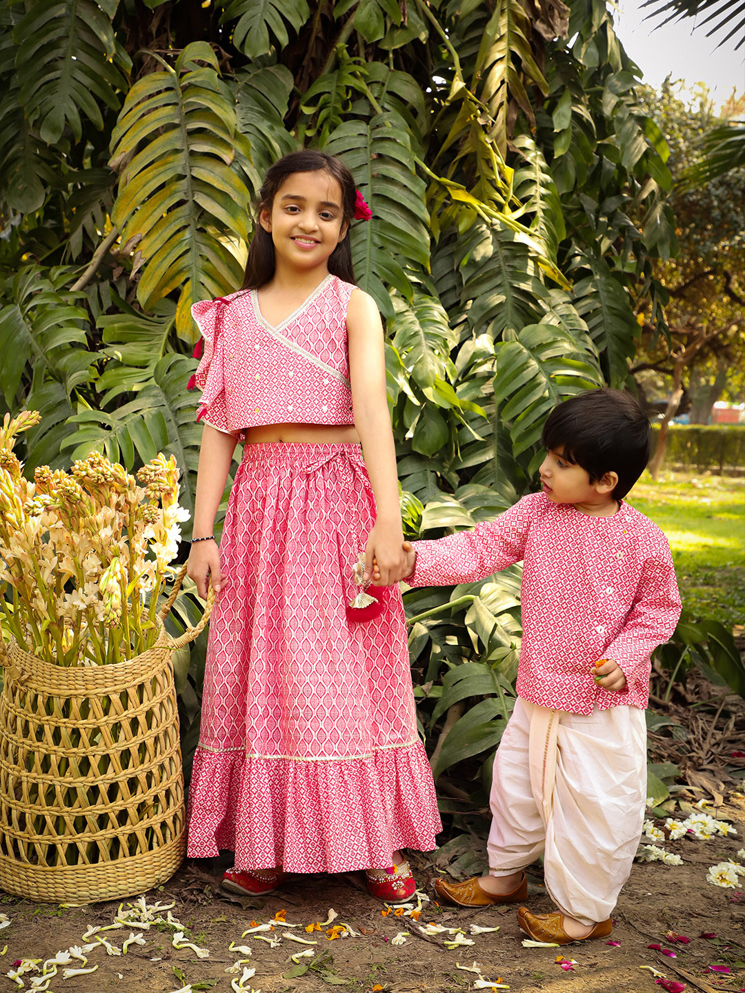LIL DRAMA Boys Pink Ethnic Motifs Printed Angrakha Pure Cotton Kurta with Dhoti Pants
LIL DRAMA Boys Pink Ethnic Motifs Printed Angrakha Pure Cotton Kurta with Dhoti Pants