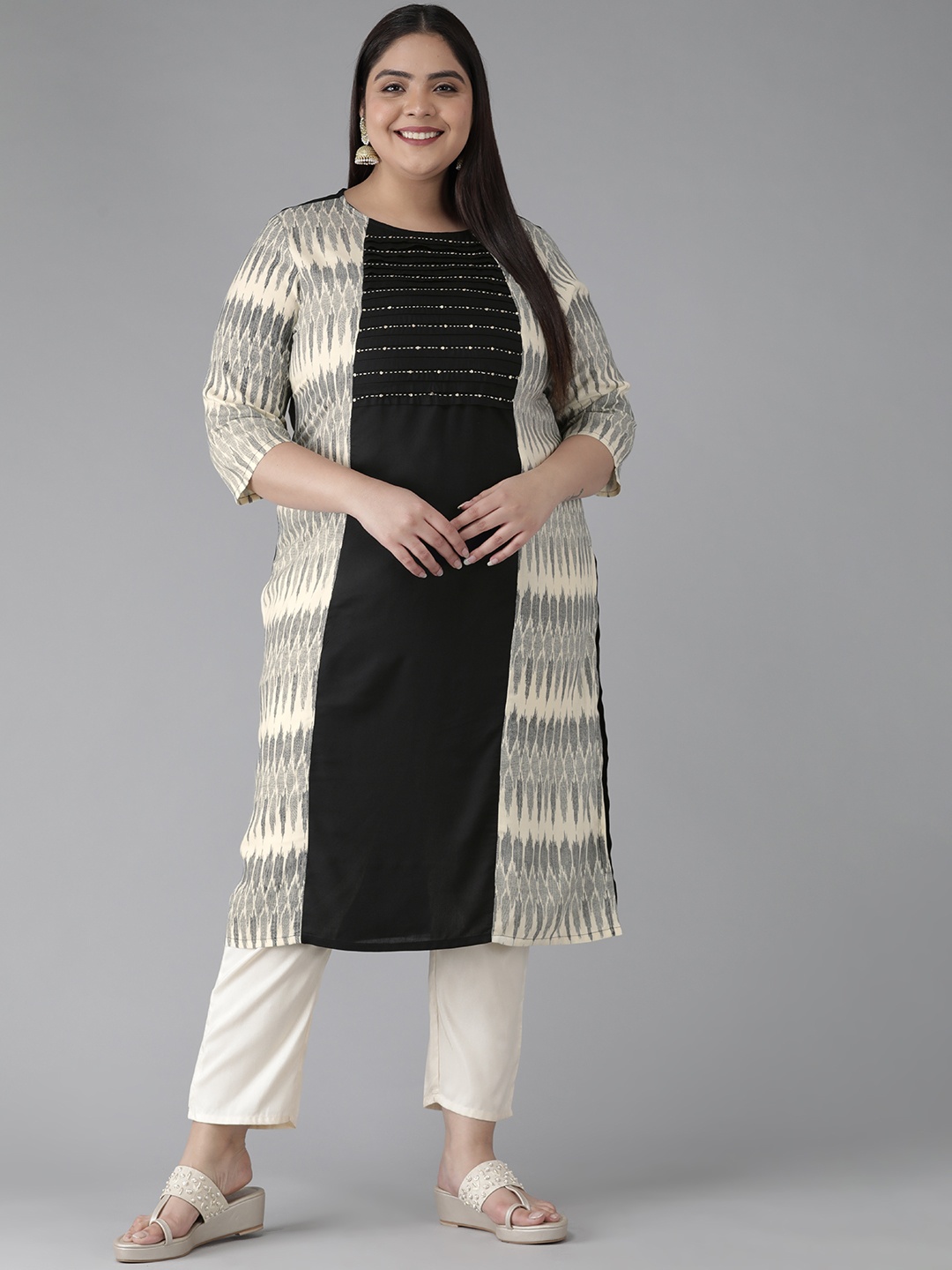 YASH GALLERY Women Black & Off White Geometric Printed Kurta