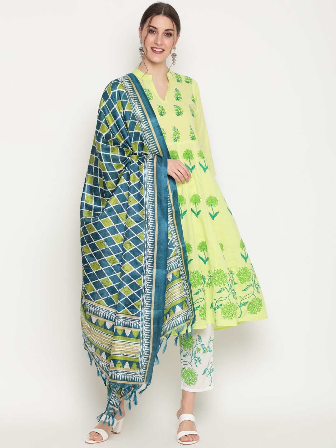 THE NKS PLUS Women Lime Green Floral Printed Pure Cotton Kurta with Trousers & Dupatta
THE NKS PLUS Women Lime Green Floral Printed Pure Cotton Kurta with Trousers & Dupatta