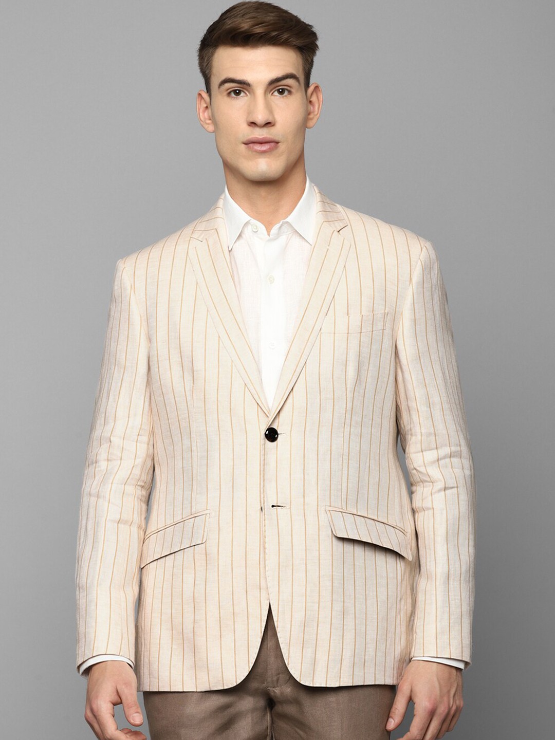 Luxure by Louis Philippe Men Beige Striped Linen Slim Fit Single-Breasted Formal Blazer
Luxure by Louis Philippe Men Beige Striped Linen Slim Fit Single-Breasted Formal Blazer