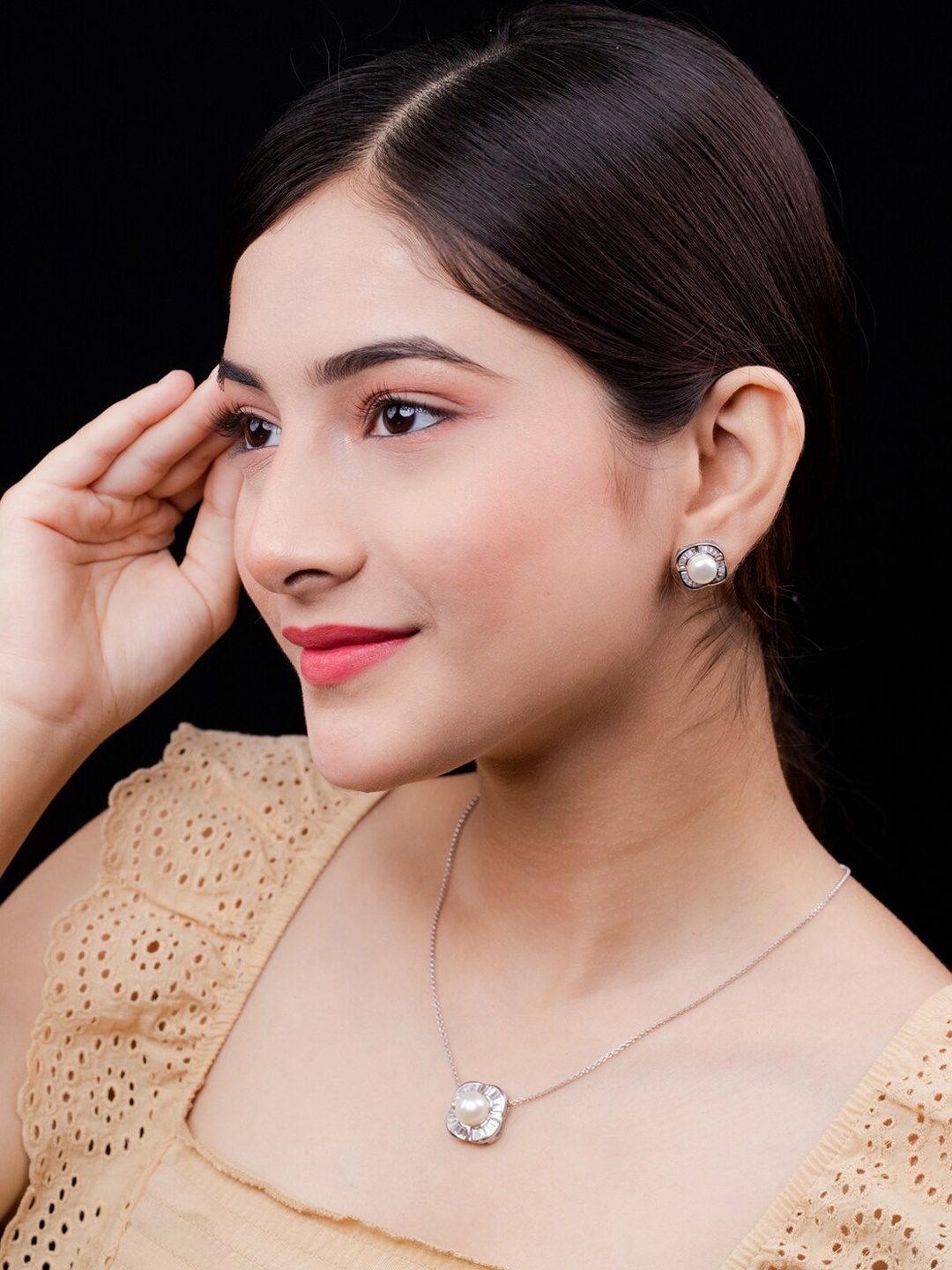 ZILVER 925 Sterling Silver Silver-Plated White CZ Studded Handcrafted Pendant With Earrings
ZILVER 925 Sterling Silver Silver-Plated White CZ Studded Handcrafted Pendant With Earrings