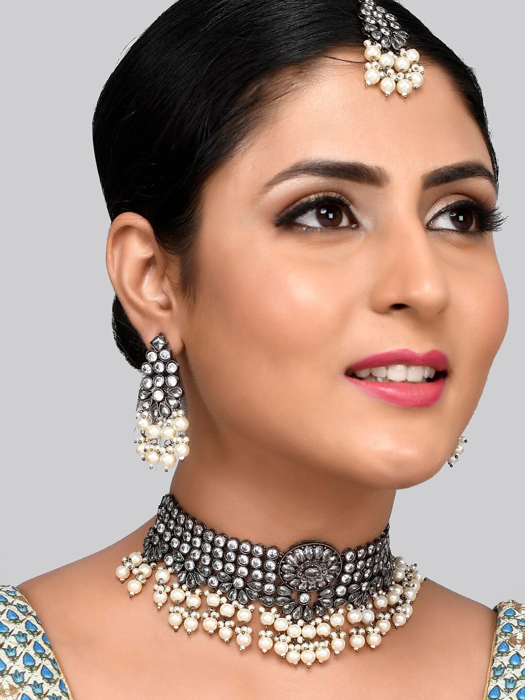 AQUASTREET JEWELS Rhodium-Plated Silver-Toned & White AD-Studded & Pearls Beaded Jewellery Set
AQUASTREET JEWELS Rhodium-Plated Silver-Toned & White AD-Studded & Pearls Beaded Jewellery Set